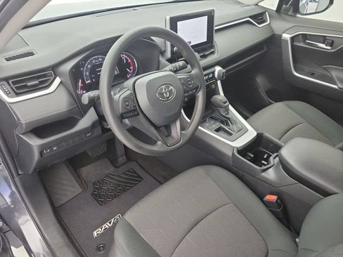 Used 2023 Toyota RAV4 XLE w/ Convenience Package FWD image 20
