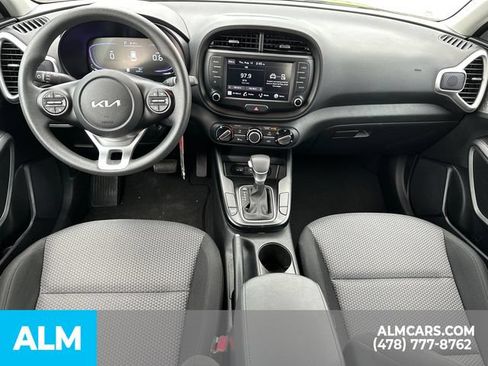 Used 2025 Kia Soul LX w/ LX Technology Package FWD image 27