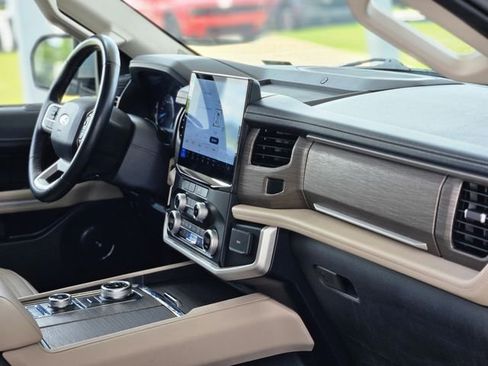 Used 2024 Ford Expedition Max Limited AWD/4WD image 13