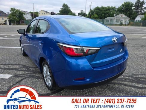 Used 2018 Toyota Yaris iA FWD image 3