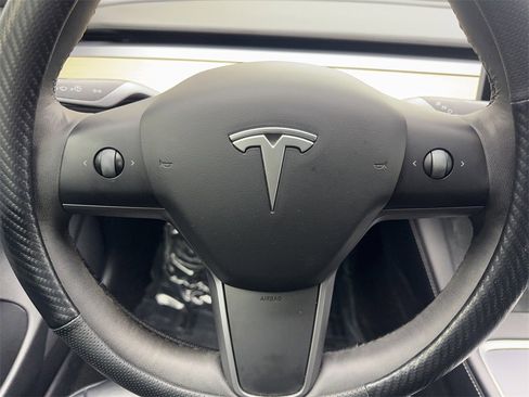 Used 2021 Tesla Model 3 Standard Range Plus image 57