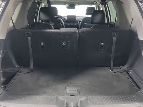 Certified 2023 Honda Pilot Touring image 9