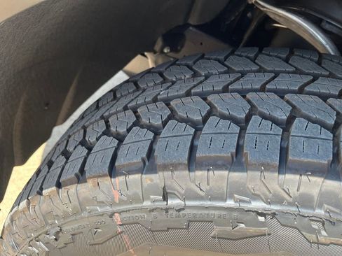 New 2026 GMC Sierra 1500 SLT image 28