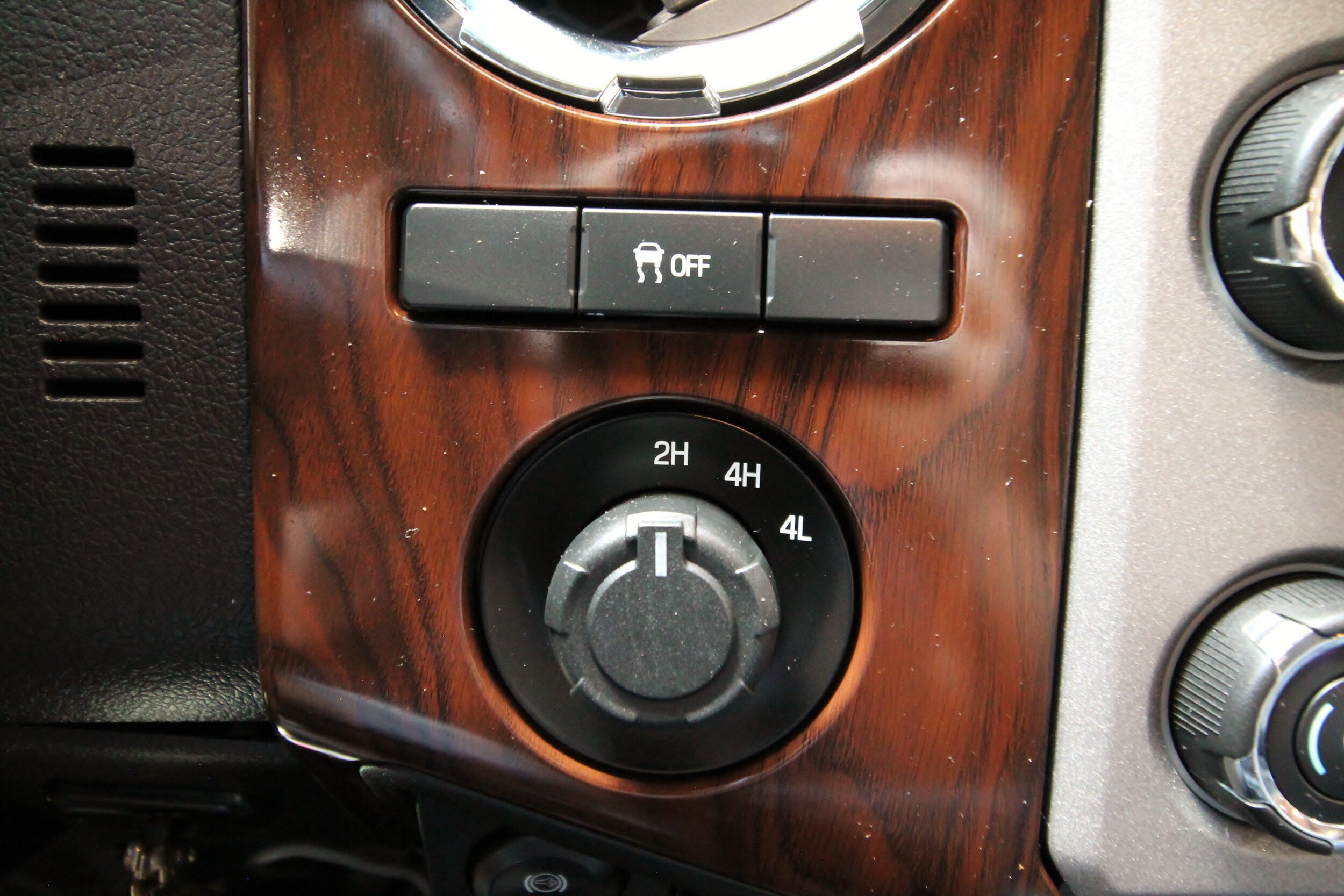 Used 2015 Ford F250 Lariat AWD/4WD image 36
