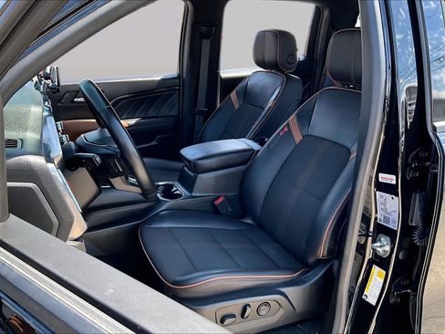 Used 2023 GMC Canyon AT4 w/ Canyon Safety Plus Package AWD/4WD image 8