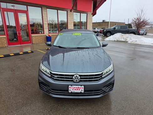 Used 2017 Volkswagen Passat 1.8T R-Line w/ R-Line Lighting Package image 2