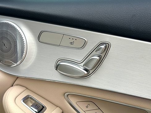 Used 2020 Mercedes-Benz GLC 300 image 27