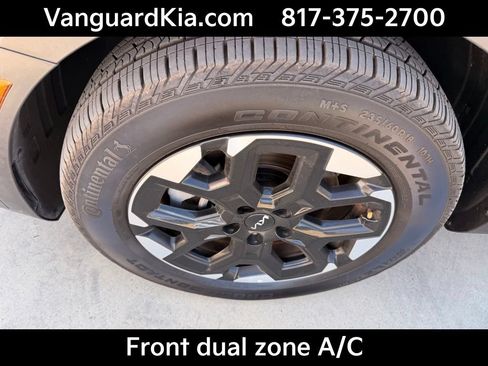 Used 2025 Kia Sorento S w/ Panoramic Sunroof Package FWD image 8