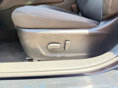 Used 2025 Nissan Altima 2.5 SV FWD image 22