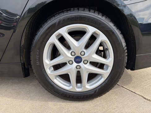 Used 2014 Ford Fusion SE w/ Equipment Group 202A FWD image 9