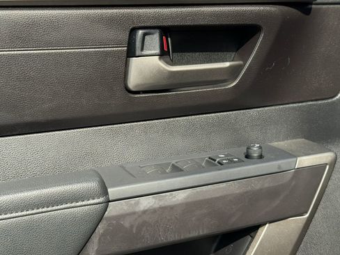 Used 2022 Toyota Tundra SR5 w/ SR5 Premium Package image 11