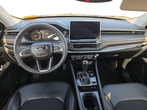 Used 2022 Jeep Compass Trailhawk AWD/4WD image 10