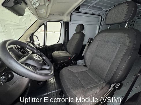 Used 2025 RAM ProMaster 2500 w/ Convenience Group FWD image 11