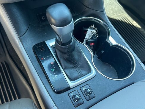 Used 2014 Toyota Highlander XLE AWD/4WD image 18