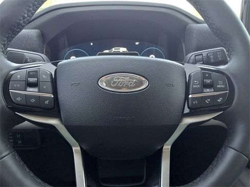 Used 2025 Ford Explorer Platinum w/ Ultimate Package image 21