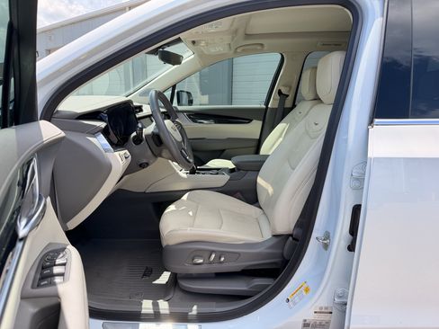 Used 2024 Cadillac XT6 Premium Luxury w/ Technology Package AWD/4WD image 14