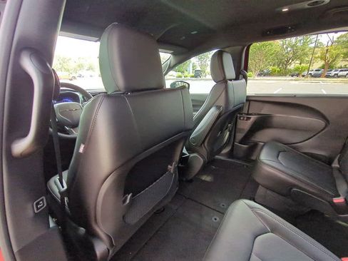 New 2026 Chrysler Voyager LX image 19