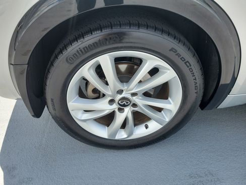 Used 2019 INFINITI QX30 w/ Cargo Package FWD image 7