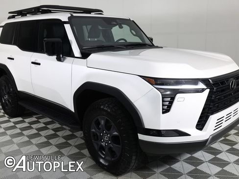 Used 2024 Lexus GX 550 AWD/4WD image 3