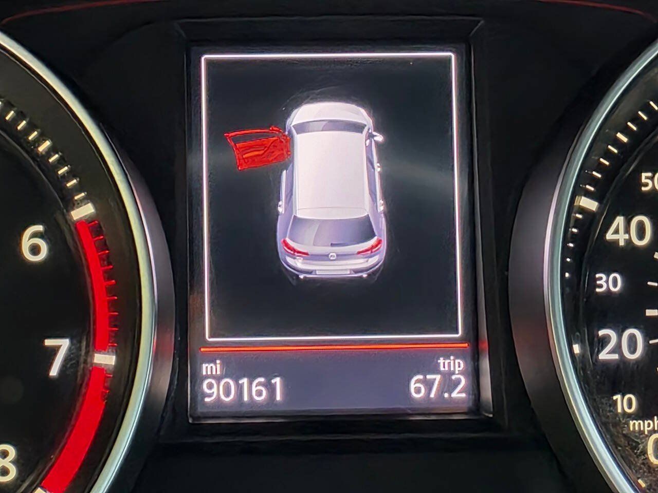 Used 2017 Volkswagen GTI SE FWD image 18