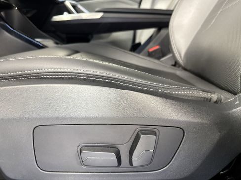 Used 2025 BMW X2 xDrive28i image 21