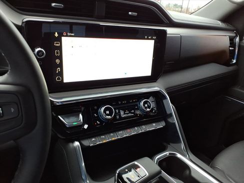 Used 2024 GMC Sierra 1500 Denali w/ Denali Reserve Package image 9