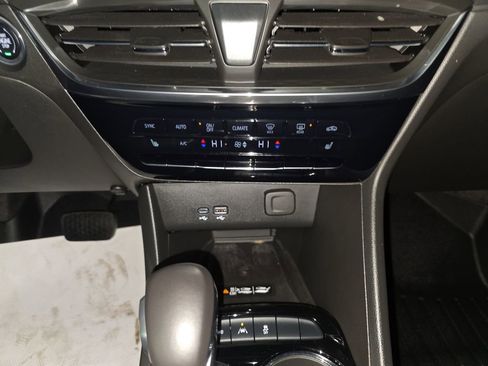 Used 2024 Buick Encore GX Avenir w/ Avenir Technology Package image 20