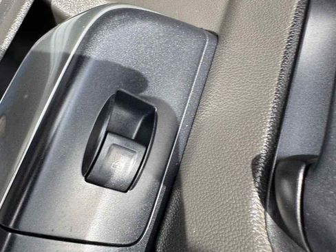 Used 2018 Chevrolet Silverado 1500 LT image 34