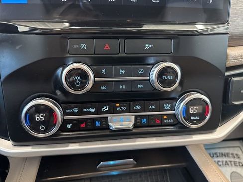 Used 2024 Ford Expedition Max Limited image 28