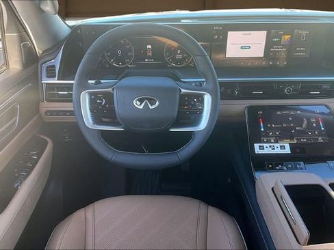 New 2026 INFINITI QX80 Luxe image 5