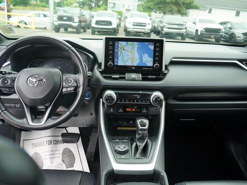 Used 2019 Toyota RAV4 XSE AWD/4WD image 15
