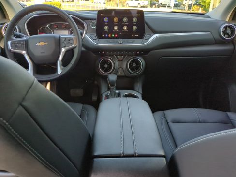 Used 2025 Chevrolet Blazer LT image 13