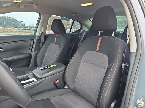 Used 2025 Nissan Sentra SR image 19