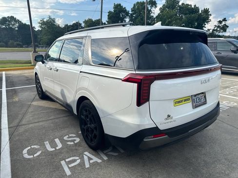 Used 2025 Kia Carnival SX Prestige FWD image 6