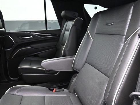 Used 2021 Cadillac Escalade Sport image 11