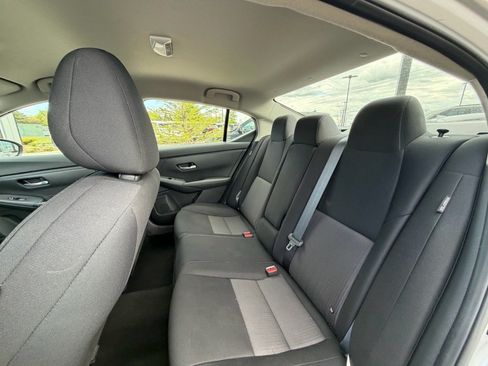 Used 2022 Nissan Sentra SV FWD image 5