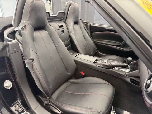 Used 2019 MAZDA MX-5 Miata Grand Touring RWD image 60