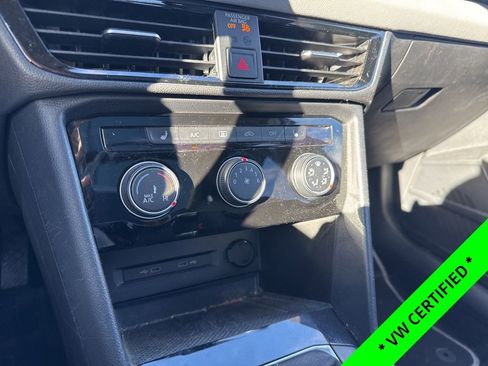 Certified 2023 Volkswagen Taos SE w/ Panoramic Sunroof Package image 22