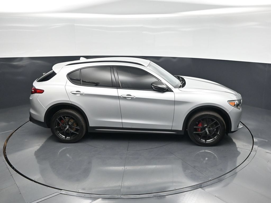 Used 2020 Alfa Romeo Stelvio w/ Nero Edizione RWD image 36