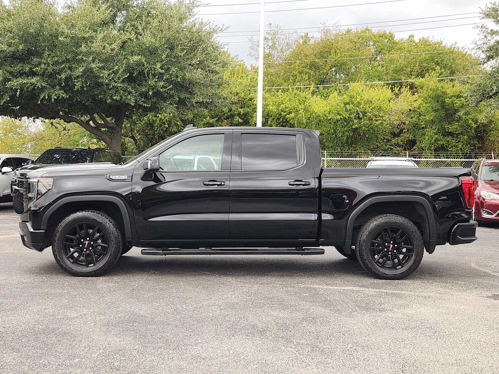 Used 2024 GMC Sierra 1500 Elevation w/ Elevation Premium Package AWD/4WD image 4