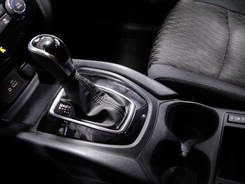 Used 2020 Nissan Rogue SV image 27