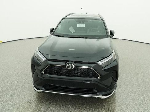 New 2025 Toyota RAV4 SE image 15
