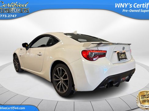 Used 2019 Toyota 86 RWD image 8