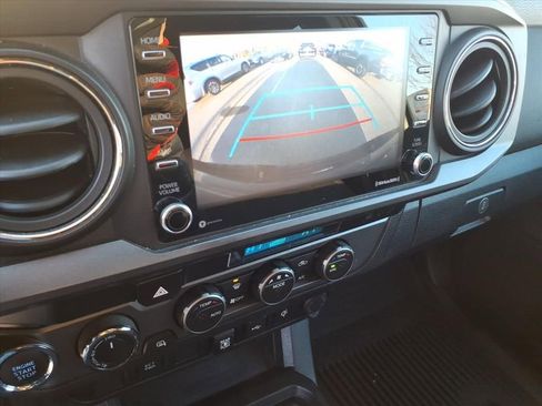 Used 2021 Toyota Tacoma TRD Sport image 36