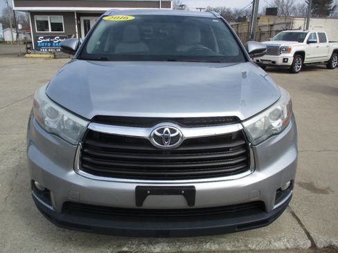 Used 2016 Toyota Highlander XLE image 9