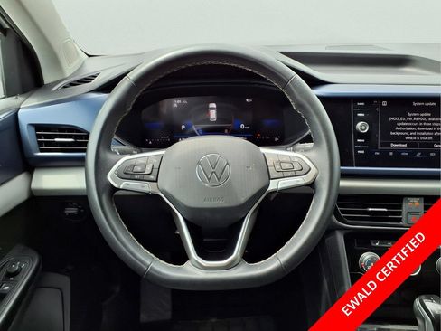 Used 2023 Volkswagen Taos SE AWD/4WD image 16