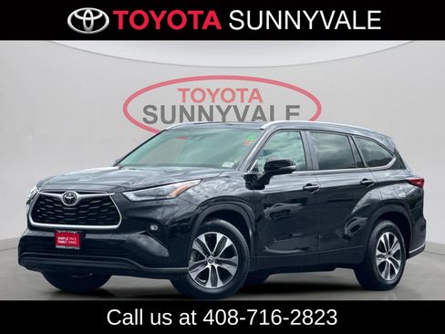 Used 2023 Toyota Highlander XLE FWD image 1