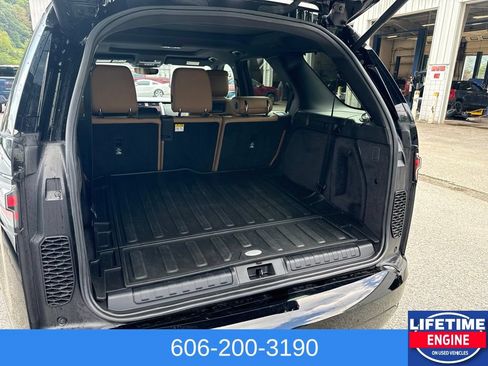 Used 2023 Land Rover Discovery S R-Dynamic AWD/4WD image 9