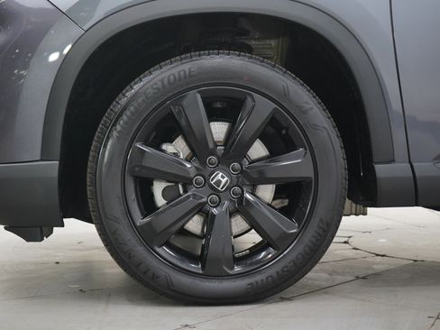 Used 2025 Honda Pilot Black Edition image 34