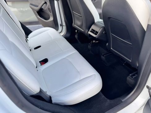 Used 2023 Tesla Model Y Long Range AWD/4WD image 15